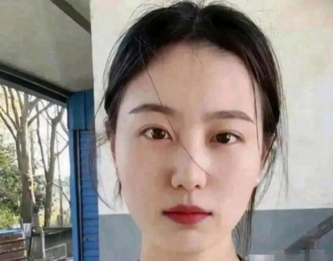 有个女的，结婚之后不让丈夫碰她，说自己怕疼。丈夫尊重她，三年都没再碰她。后来女的