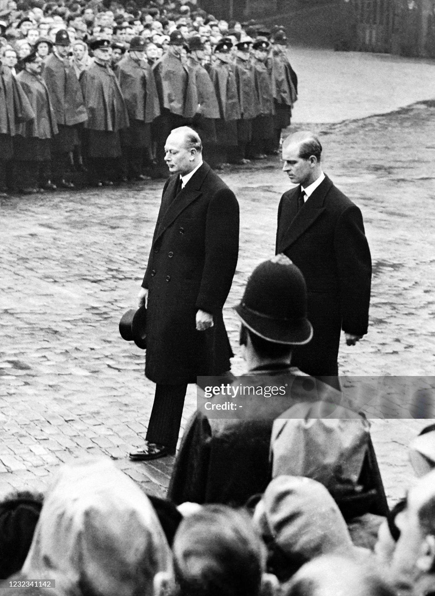 英国王室7️⃣4️⃣年前的今天1952年2月11日，正值乔治六世的国葬期间，乔