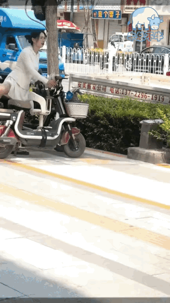 大哥还收不收小弟[大笑][大笑]