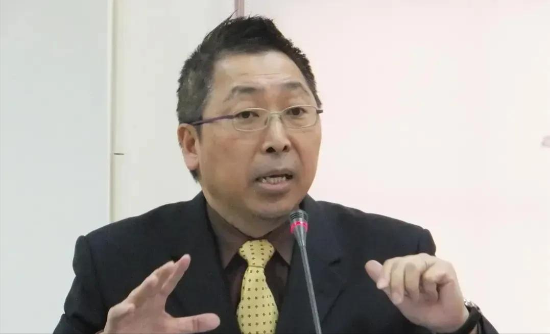 唐湘龙：特朗普一句话，救了郑丽文！5月18日，台湾名嘴唐湘龙节目中直言：“以