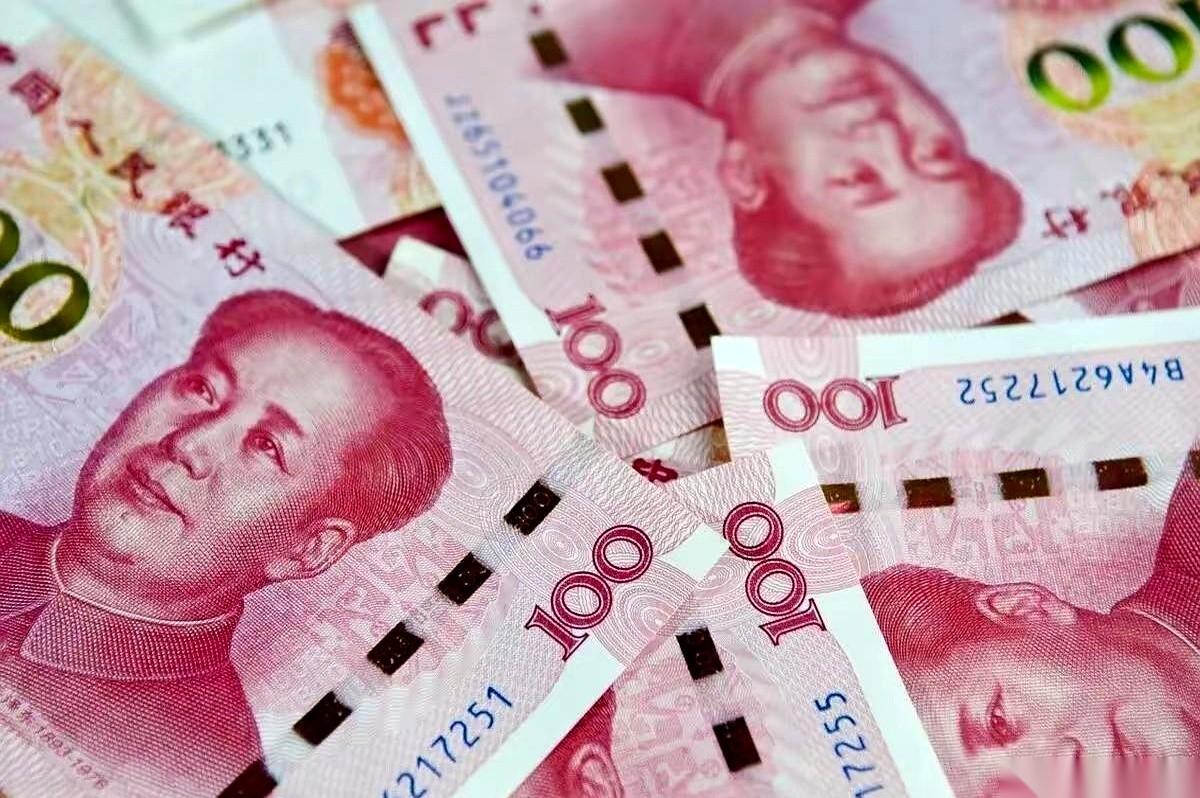 北京，12049块。一个月。就这个数字，昨天晚上我看到的时候，脑子嗡了一下。