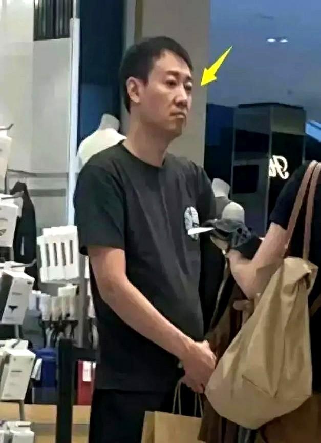 病人有可能到最后都不知道自己真实情况，但是家属不是。当疾病悄然而至，患者