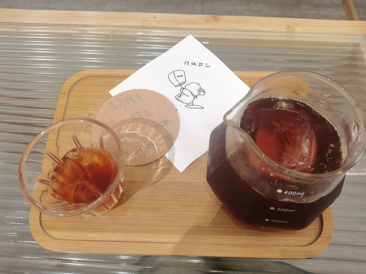 现在就业到底有多难，30岁就已经被嫌弃了[捂脸哭][捂脸哭]中午在咖啡店休息，听到