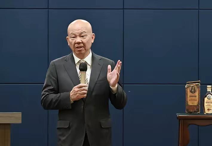 廖继斌：马英九指萧旭岑“见利忘义”这回马英九基金会的瓜，真是越吃越有味道。老