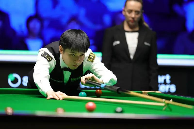 再创纪录：中国１１人出战斯诺克世锦赛正赛，赵心童、吴宜泽前景看好，但一切皆有可能