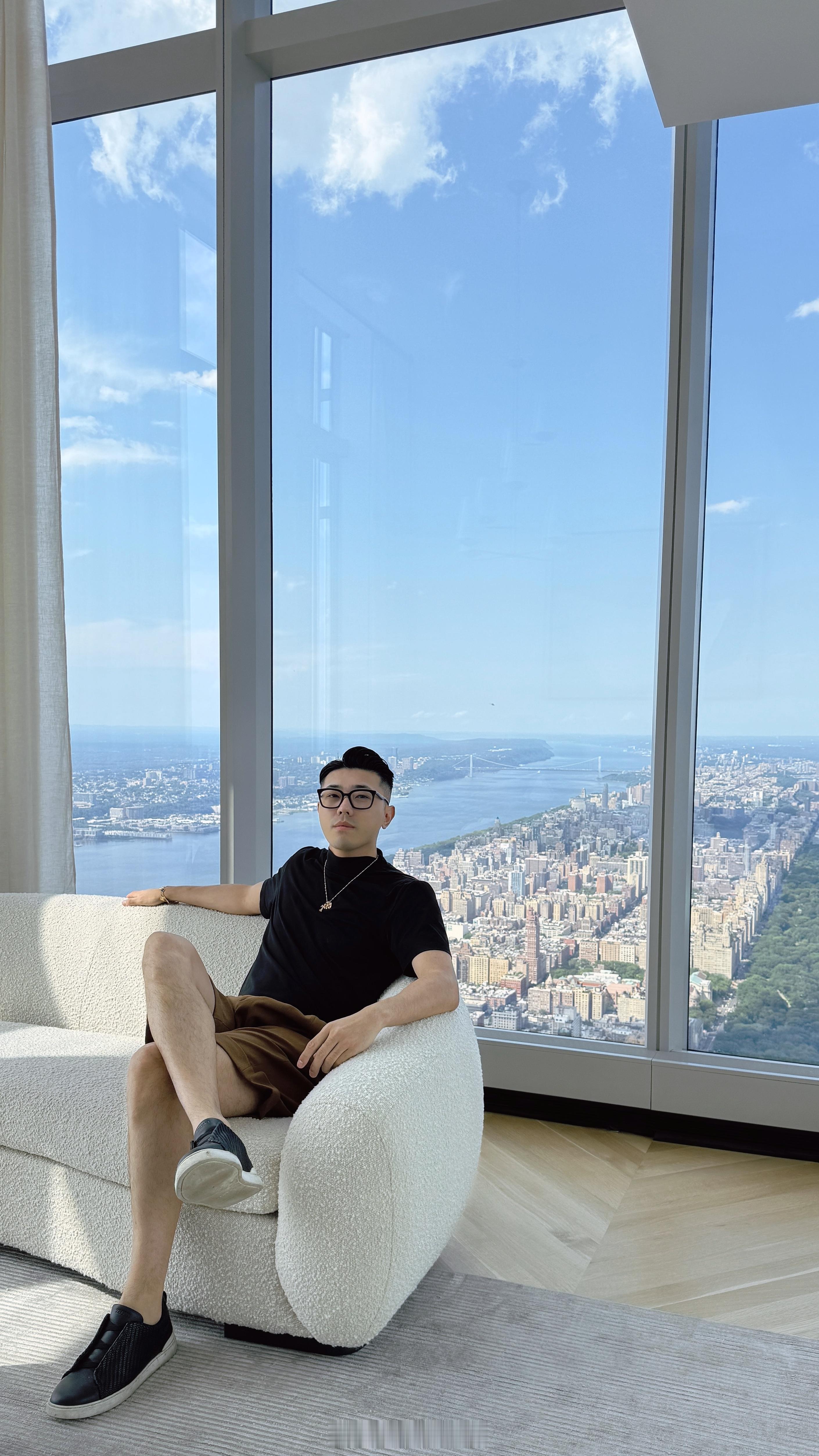 全球最高住宅，centralparktower～～单价70万每平米，三梯一户
