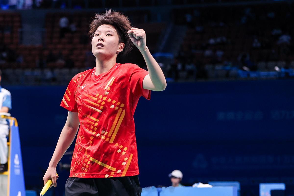 十五运羽毛球赛第一金产生——江苏青年女团夺冠青年组女团决赛：江苏3-1广东金