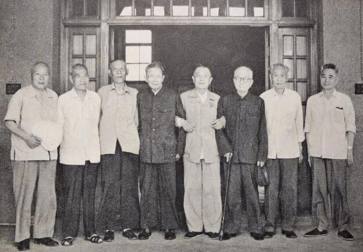 1978年，杜隶明（右四）、宋希濂（左一）、侯镜如（左二）、黄维（右一）在武汉会