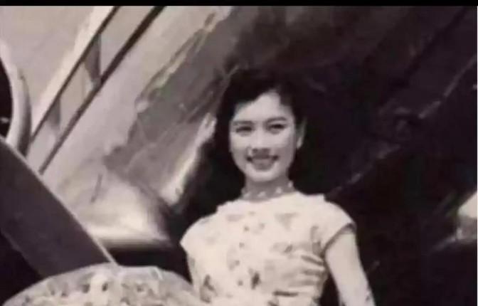 1917年，40岁军阀王德庆病逝。临终前，他偷偷塞给17岁小妾30万大洋，一再叮
