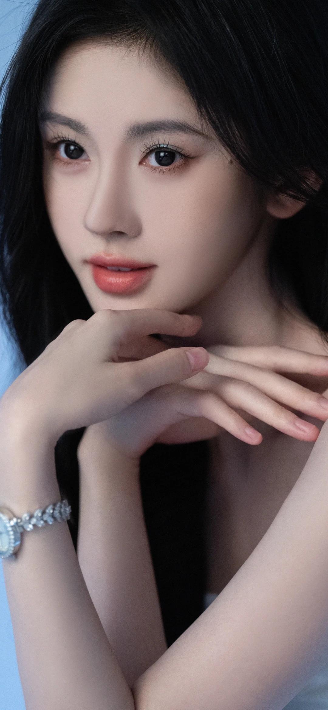 鞠婧祎。，宝藏女孩