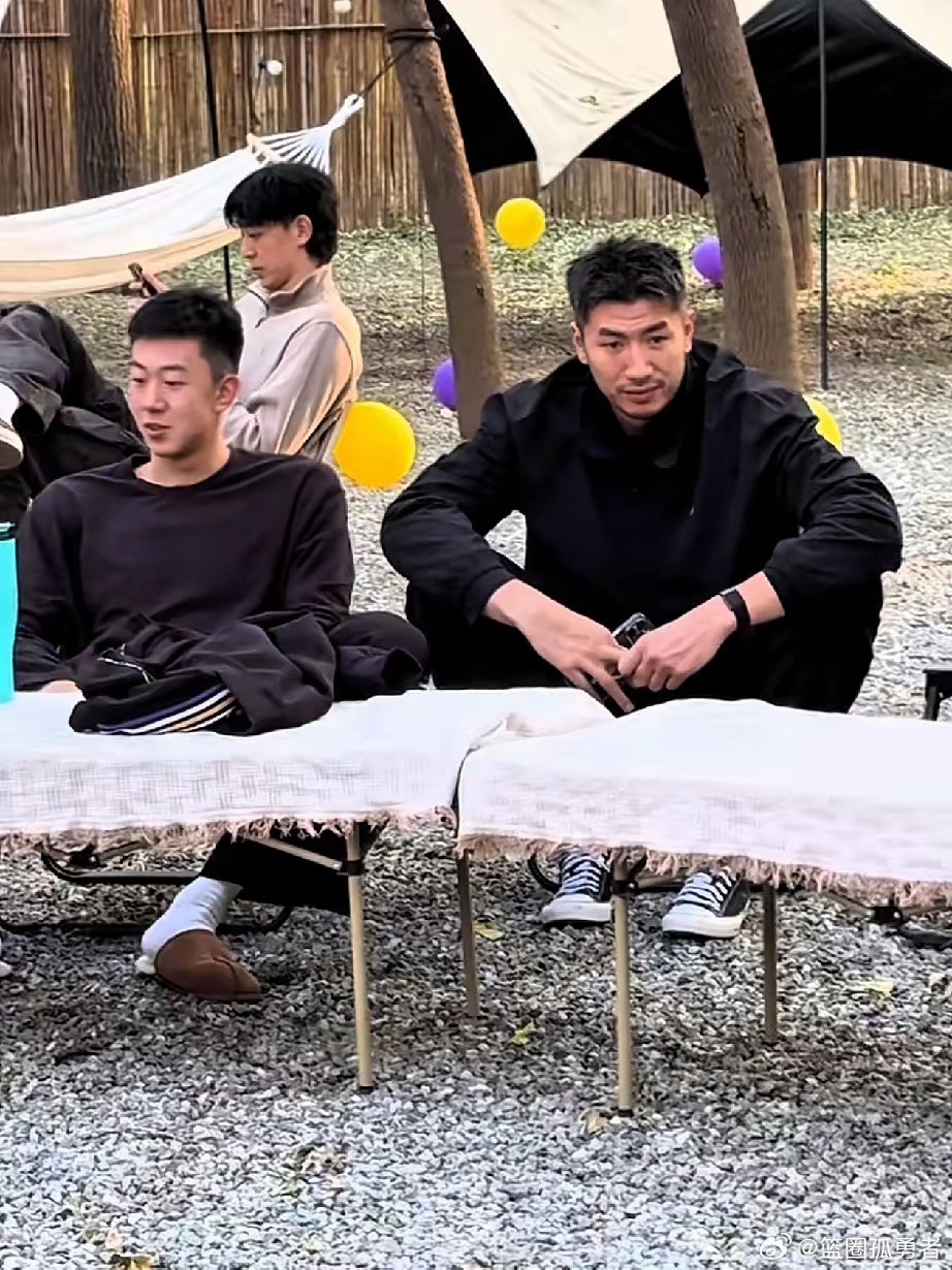北控男篮也挺有意思的，队内齐聚三大中锋！​​​