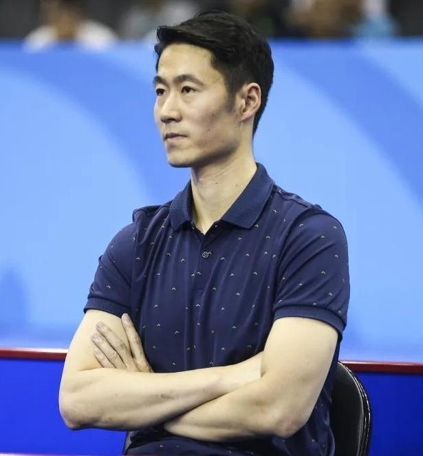 国乒一晚三连败！日本新锐崛起，中国乒乓球面临危机与挑战