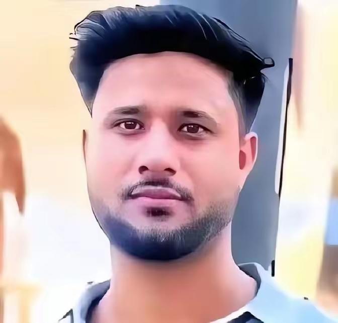 印度留学生Samk在中国湖北念完医学院，一回国就把手机举起来，对着镜头说中国教学