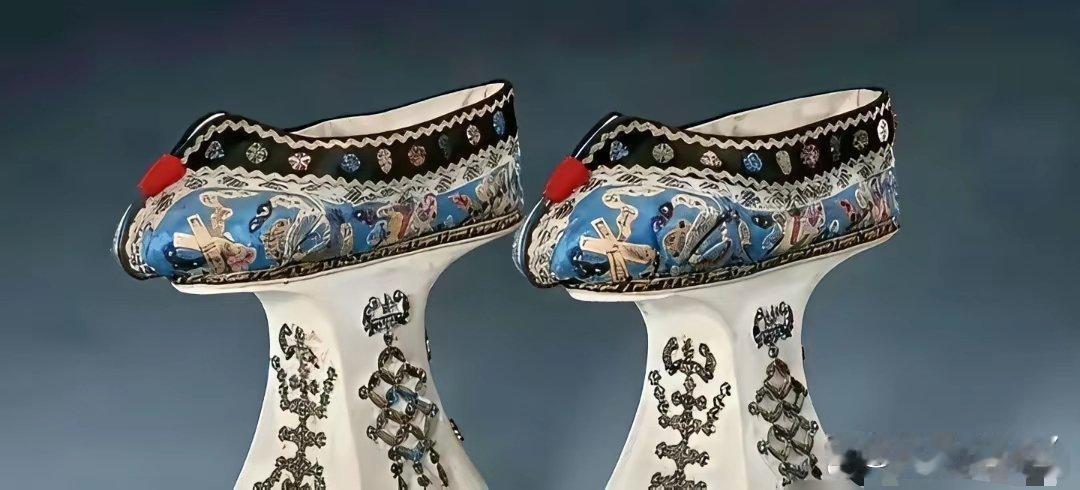 满清扔掉的东西，被巴黎世家捡起来了