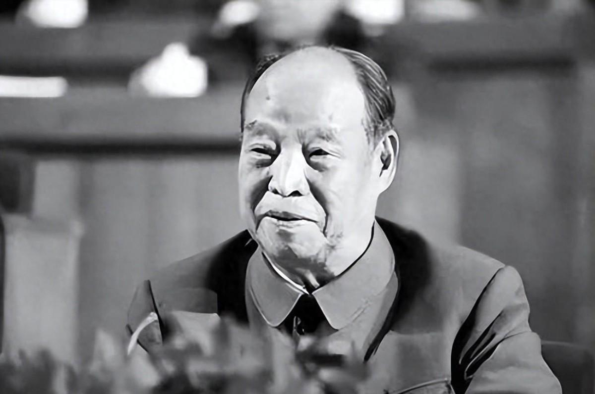 1978年彭真与老警卫员邵玉林重逢时，感慨万千：他说凡事都要向前看，莫被过去羁绊