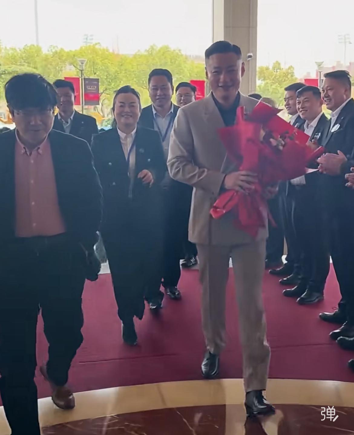 3月28日，浙江大学求是特聘教授郑强受邀在沪参加徽启会年会。久未露面的强哥刚