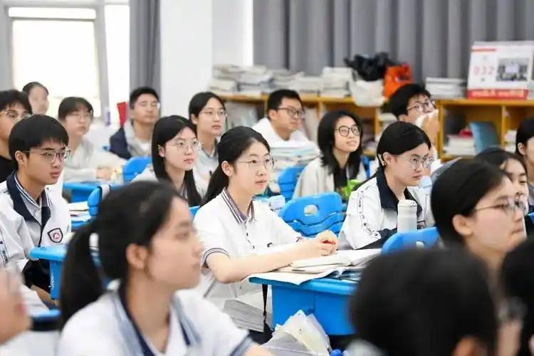 新高考院校专业组，最容易吃亏的隐形陷阱新高考改革下，院校专业组成为志愿填报的