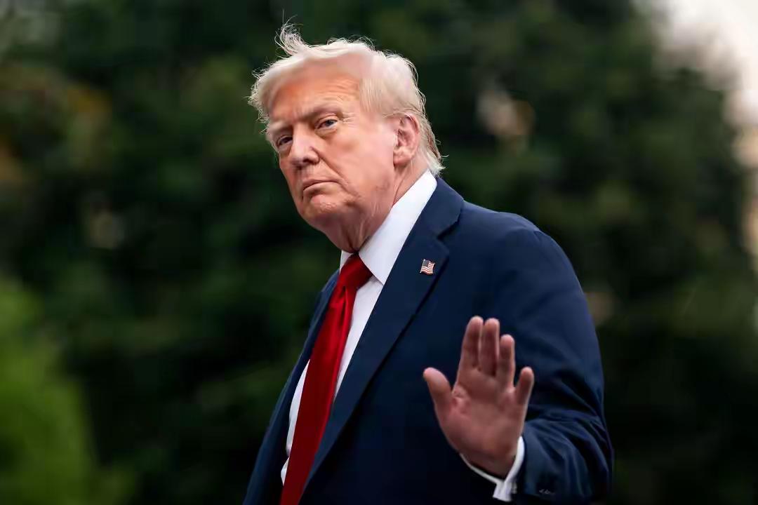 美国的大总统特朗普他突然又改口了他说他还想见普京特朗普，你能不能靠点谱啊？