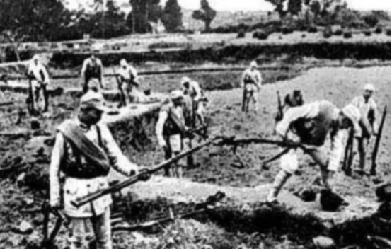 1945年，新四军战士李福兴在打扫战场时，无意间发现了一名鬼子尸体上有一把枪，正