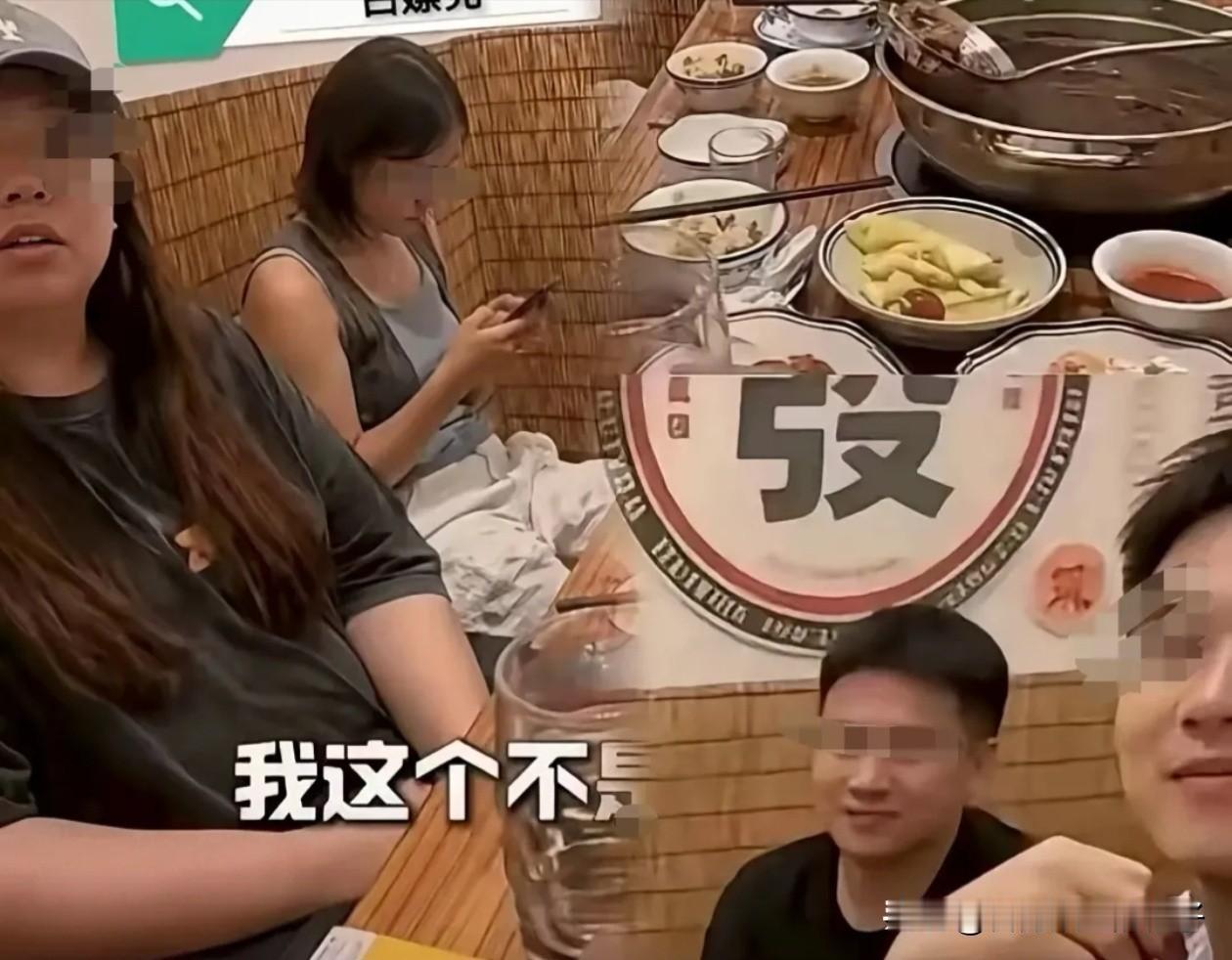 不知道大家发现没有，有时候越是不讲理的反而获得了优待！吃潮汕火锅白嫖的4人，