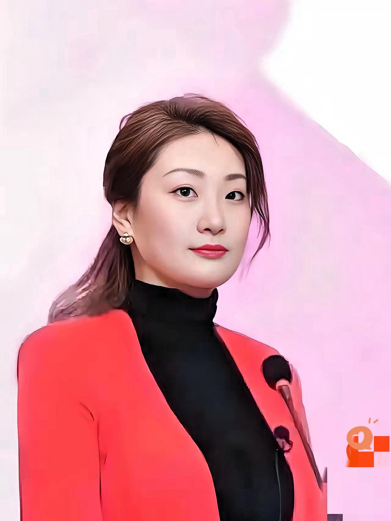 别光盯着宗馥莉从娃哈哈辞职的新闻了，我猜现在最难受的是她妈妈——不是怕女儿