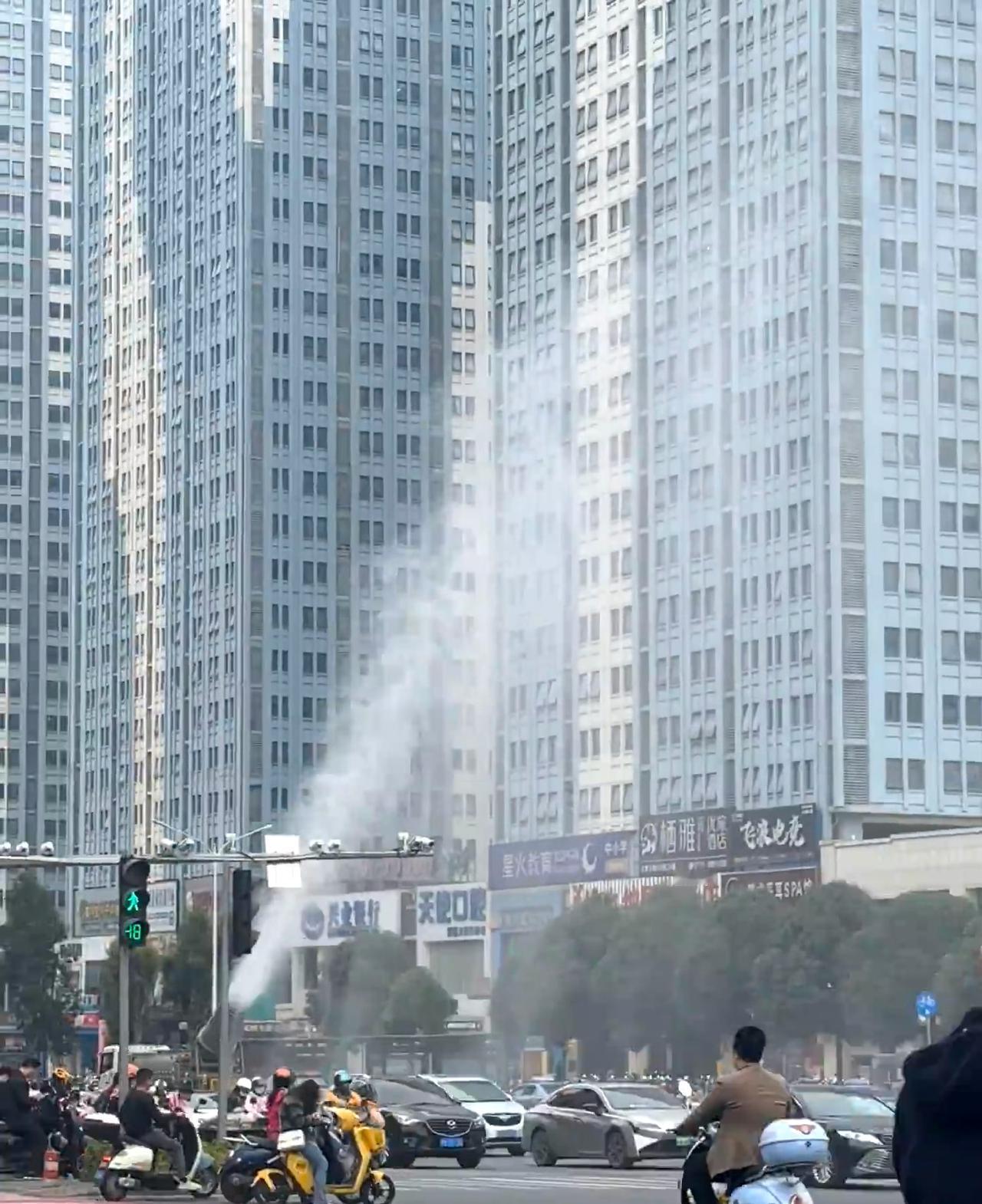 怎么天天都要喷呀？不懂就问。之前看到是说有空气检测还是啥的，好像在南宁二十一