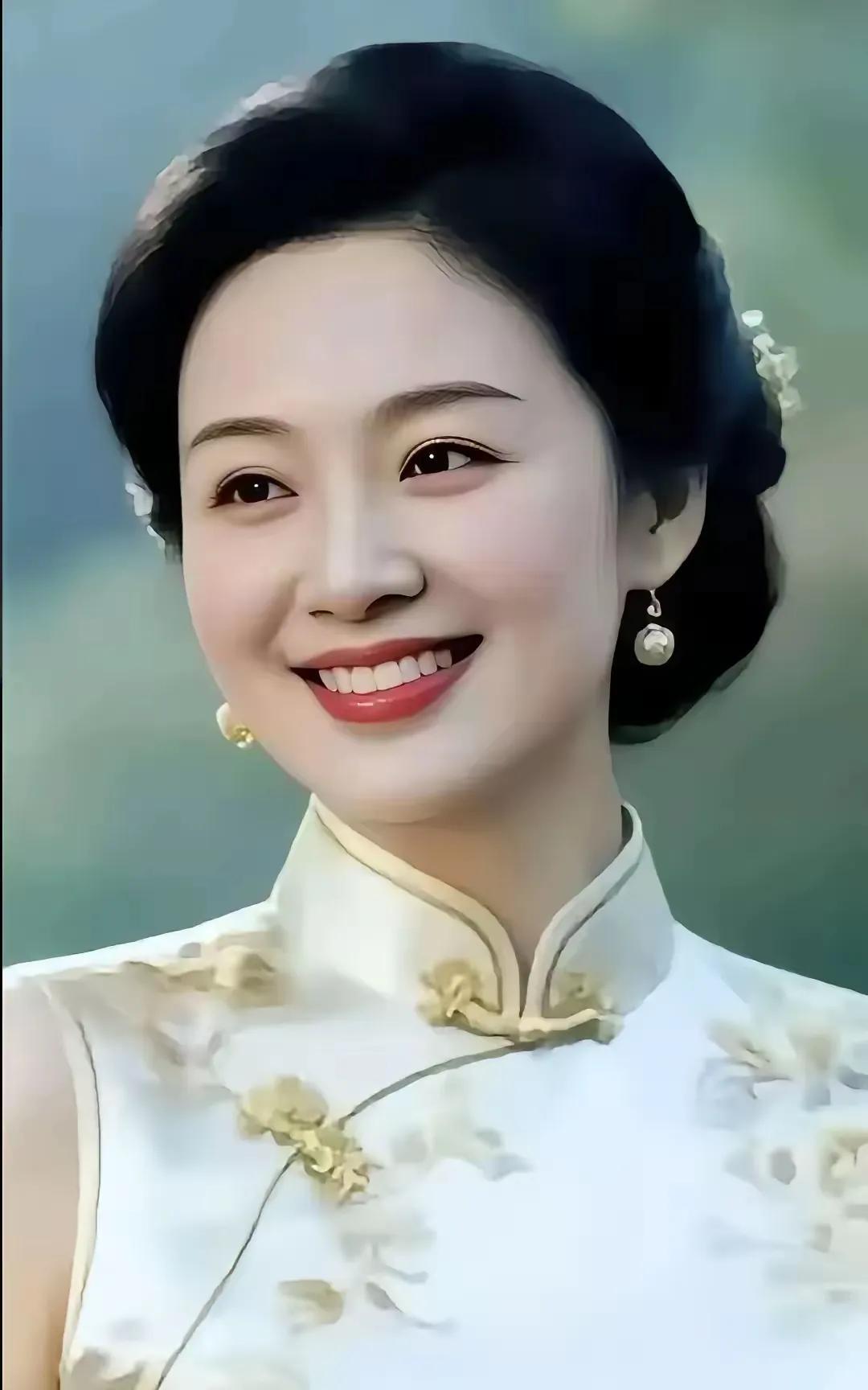 青春逝去已不在，结发原配有真爱。端庄典雅展娇颜，……请友续句【刻骨铭心情