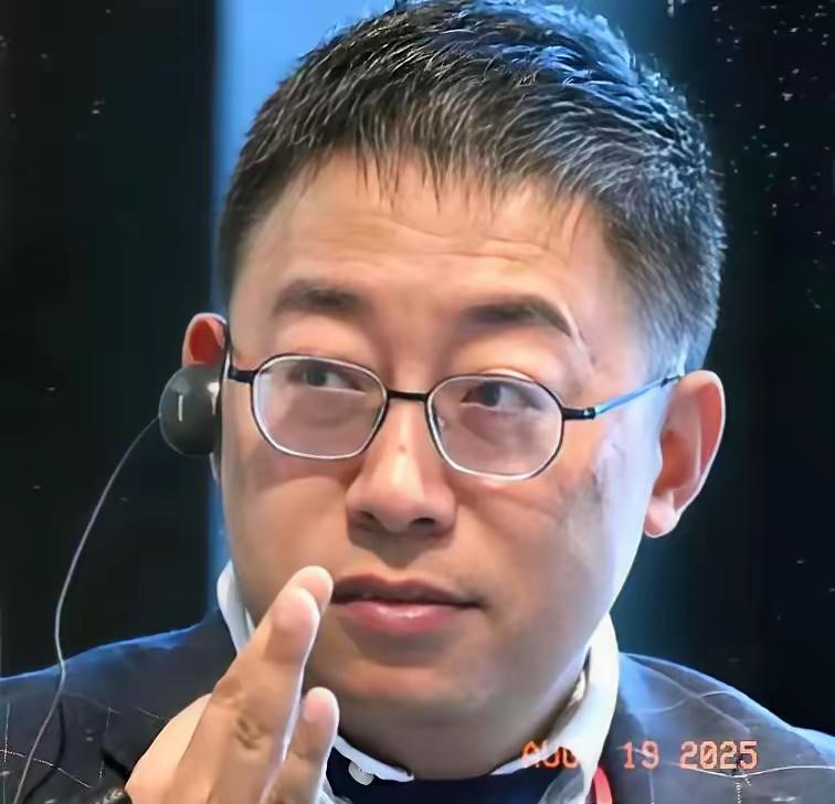 他们真正怕的是中国赢。​沈逸点破：精英们把子女和存款都押在美国，一旦中国科技追