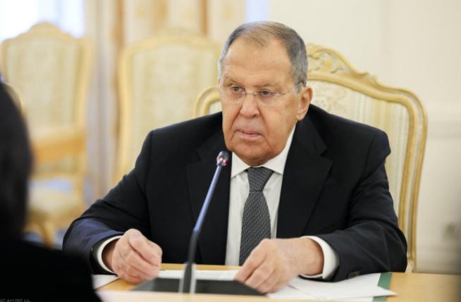 俄罗斯外长拉夫罗夫在“消失”数日后，在11月8日终于露面，证明他“安全落地”了。