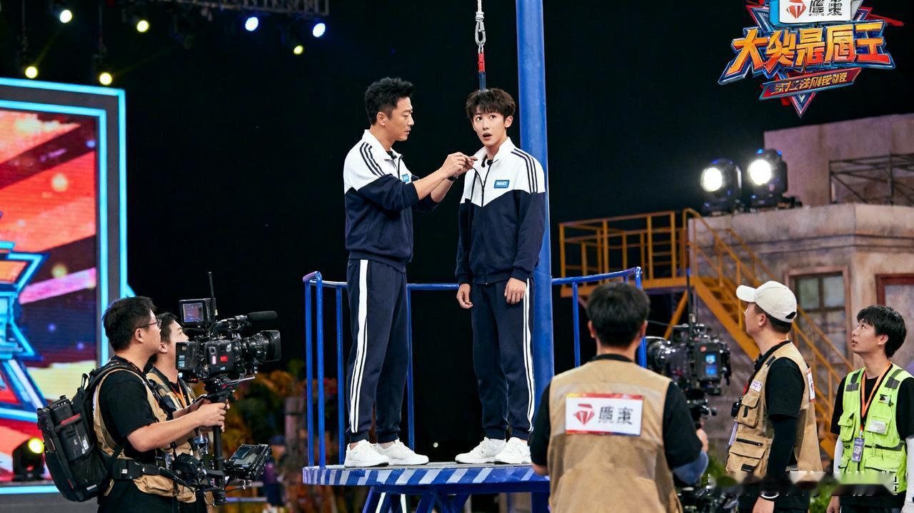 姐姐和姐夫分开后，我以为关系会降温，没想到李晨的宠爱只增不减。跑男里他是我