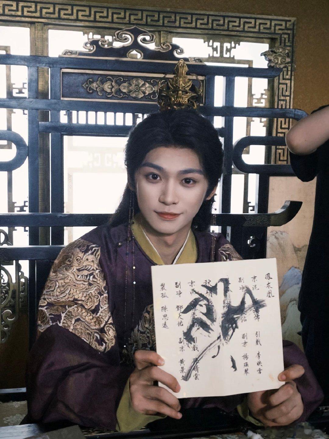 梓渝这个衣服不是找亲吗你所谓的迷茫，不过是清醒地看着自己沉沦梓渝‖梓渝
