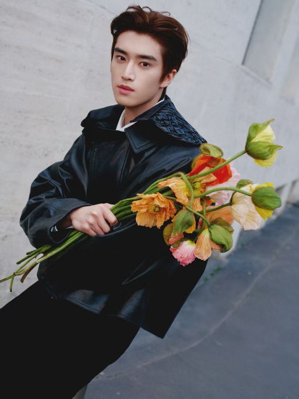 米兰时装周张康乐的时尚表现力是我愿意给满分的程度💯张康乐身材和颜值一样顶