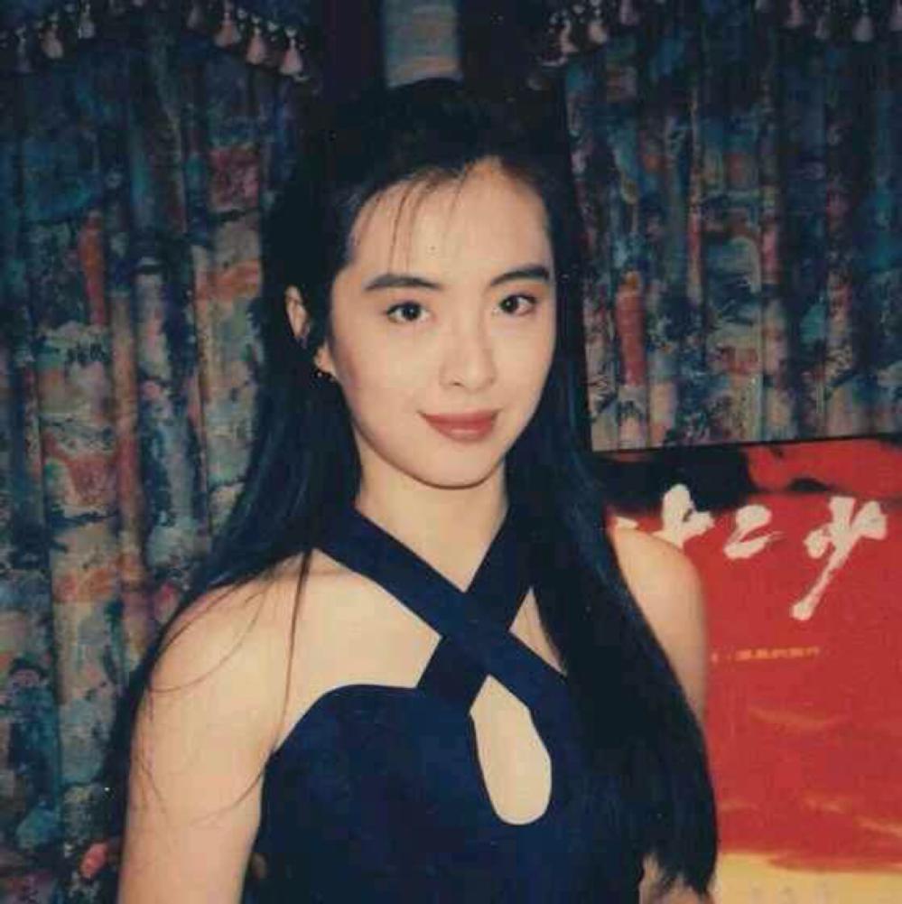 不老女神王祖贤近照发福变大妈 网友感叹小倩变黑山老妖