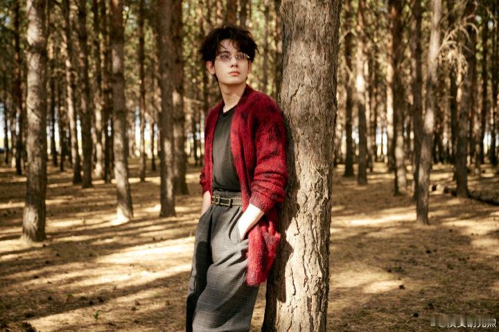 小胡终于会发九宫格啦！还有脏脏小猫也太可爱了吧！！