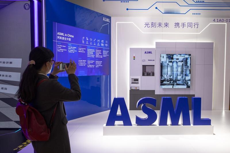 国内光刻机行业正处于破局与攻坚的关键阶段。最近，北京大学彭海琳教授团队的研究为光