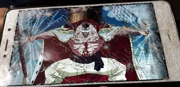 海贼王海贼王当手机屏幕碎了之后最合适的壁纸出现了......