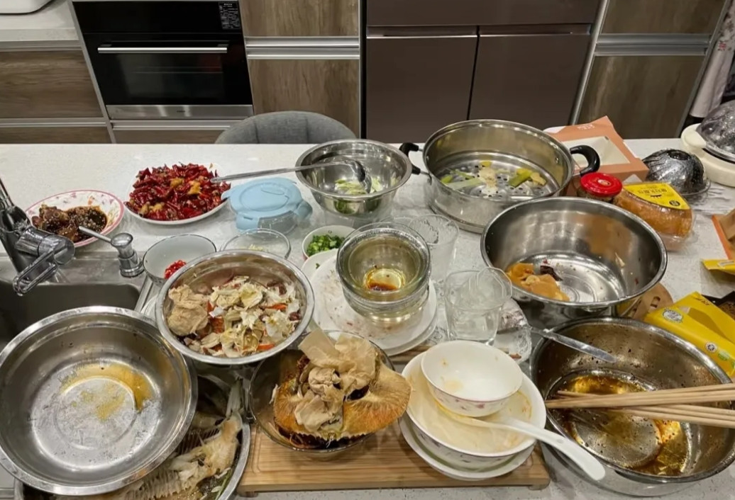 我结婚之前和老公说好了，婚后我是不做饭、不刷锅、不刷碗，这活儿在娘家一直是没干过