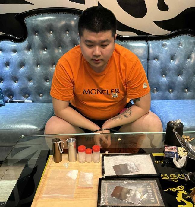 柬埔寨采取措施，在夜店抓住300多名人员，被捕人员包括柬埔寨籍、中国籍、越南籍。