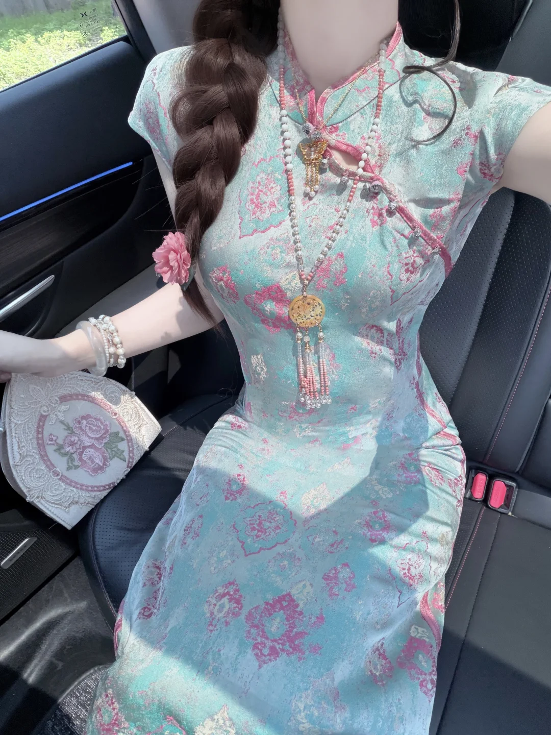 漂亮是一种感觉🫧改良旗袍也太美啦！！