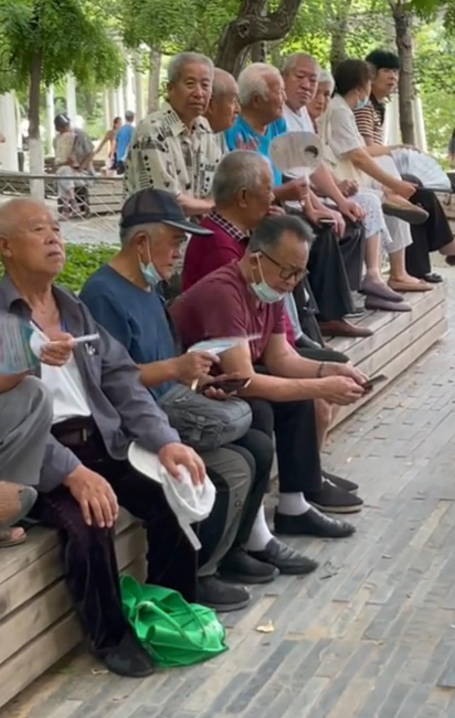晚年搭伙过日子，就算提前谈好所有条件，最终还是逃不过互相提防！我今年69岁，老