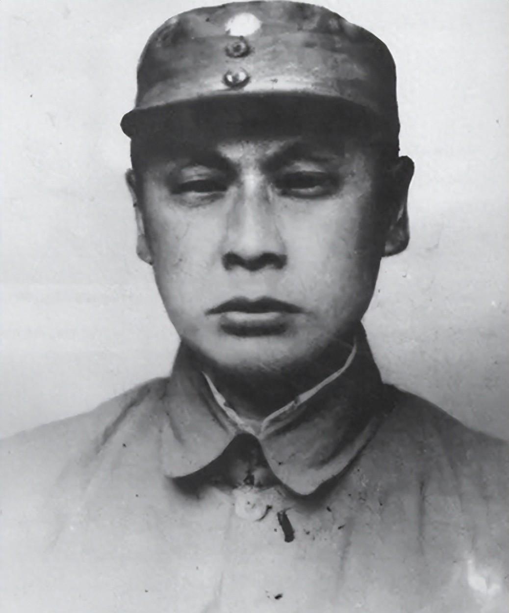 1958年陈毅回到四川，一工厂青年直视他，陈毅当场表态：你要接受批评！1958