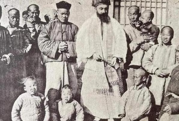 千分之二。这不是什么中奖概率，而是一家"育婴堂"的婴儿存活率。1951年4月，武