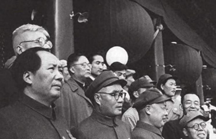 毛主席亲问粟裕：顶撞你的大将撤不撤职，粟裕的回答令人敬佩“粟裕同志，宋时轮是不