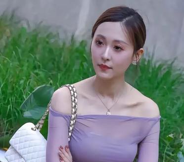 老公非说这一身没办法干活，难道女人一定要干活吗，真是[无奈吐舌]……<br
