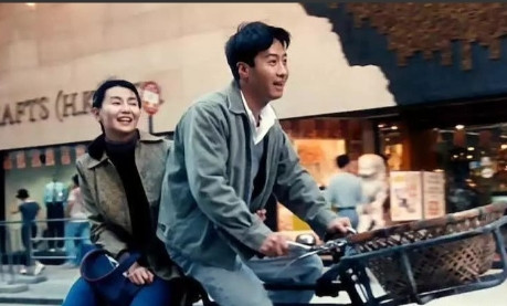 1995年，陈可辛筹拍《甜蜜蜜》时，敲定了黎明为男主角。在王菲罢演后，正在他为女
