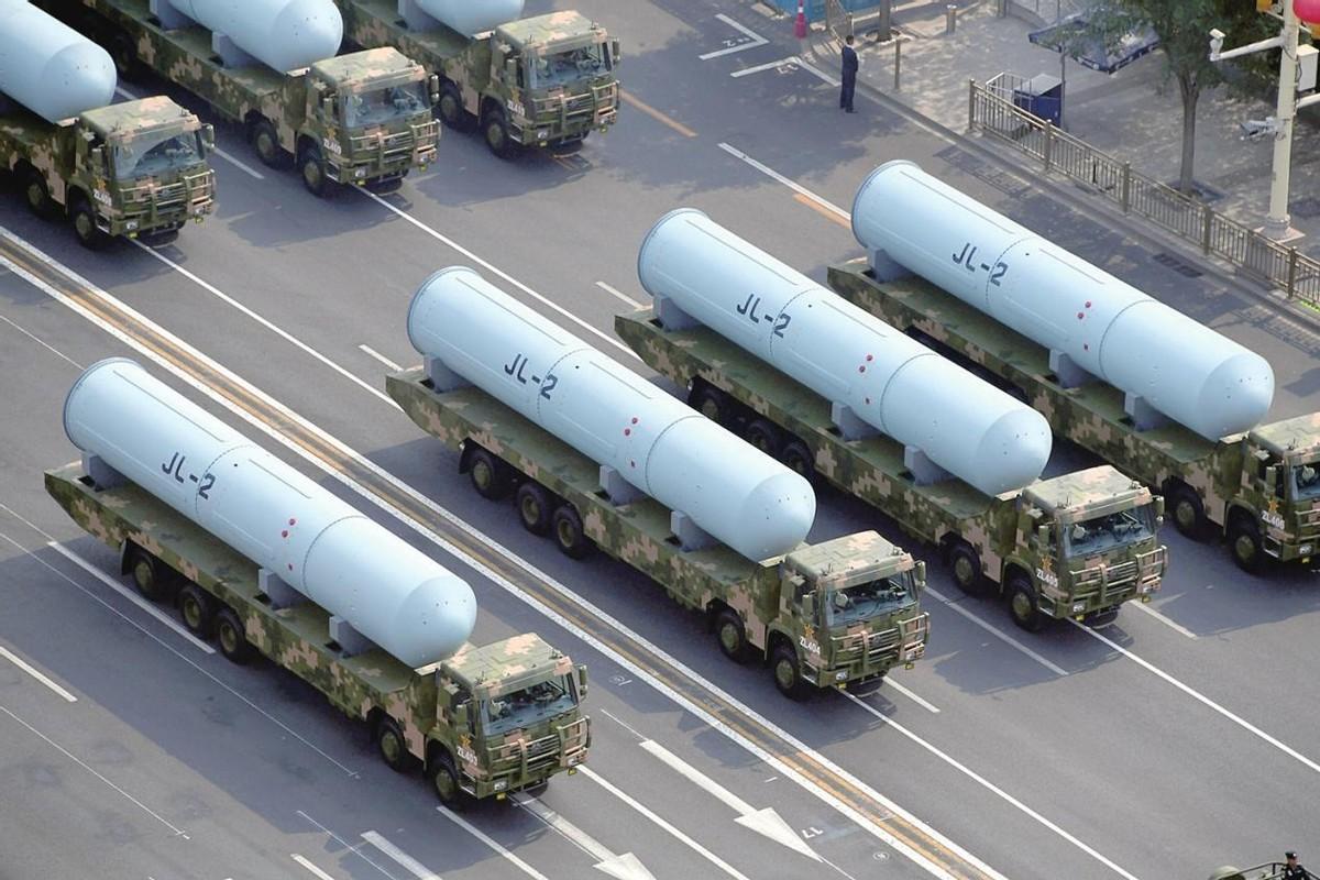 巨浪-3和巨浪-2外形、尺寸和细节上简直一模一样，就像巨浪-2重新刷了个新数字。