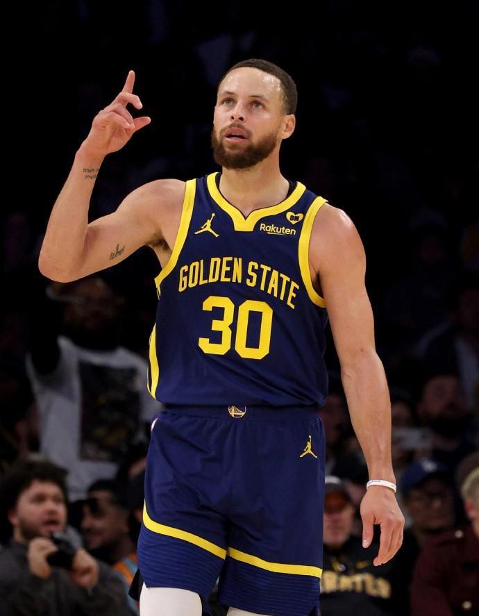 果然最强还是库里！本赛季NBA球星场均三分次数和命中率，谁最尴尬？10爱德华兹