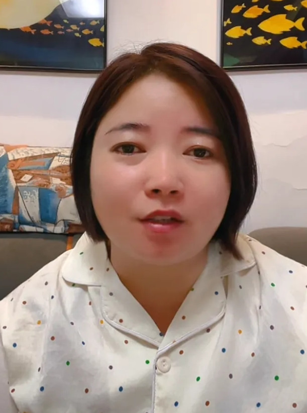 堂嫂今天崩溃，伤心落泪，把大娘二伯都吸引过来了！有网友劝堂嫂要理智，不要再爆料