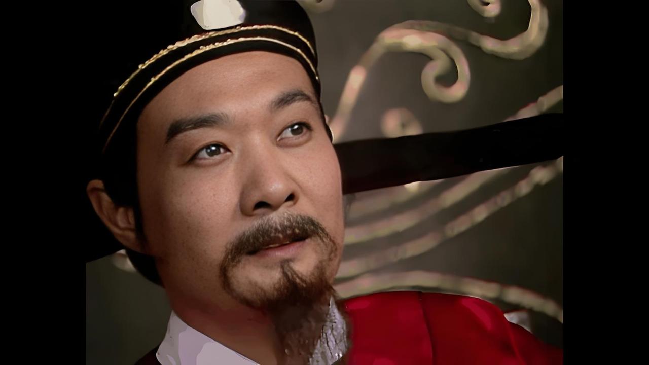 别以为现代就没这种“贾雨村”式的官员了。贾雨村是《红楼梦》里典型的官场反面人物