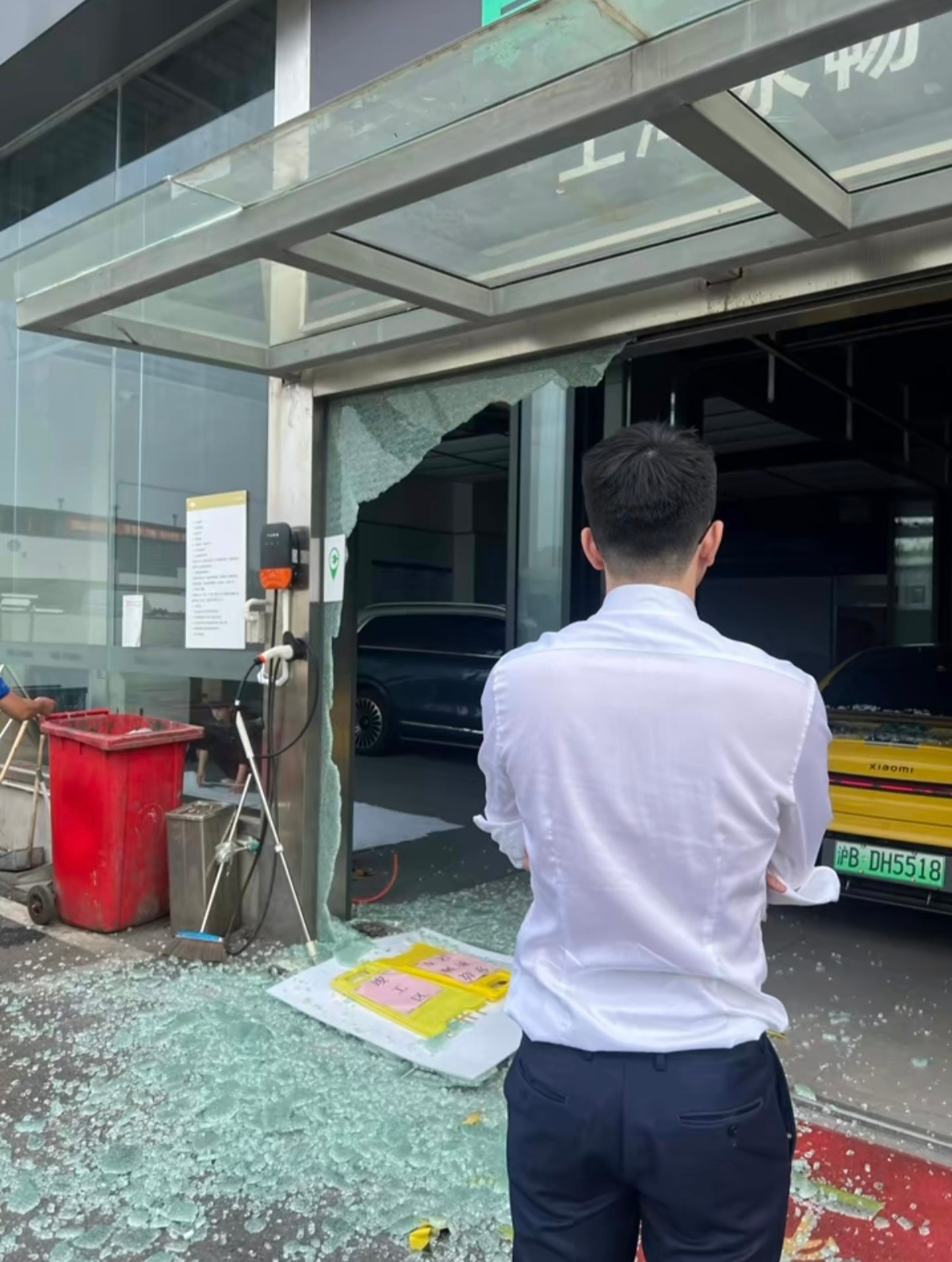 司机估计是电门当刹车了[裂开]​​​